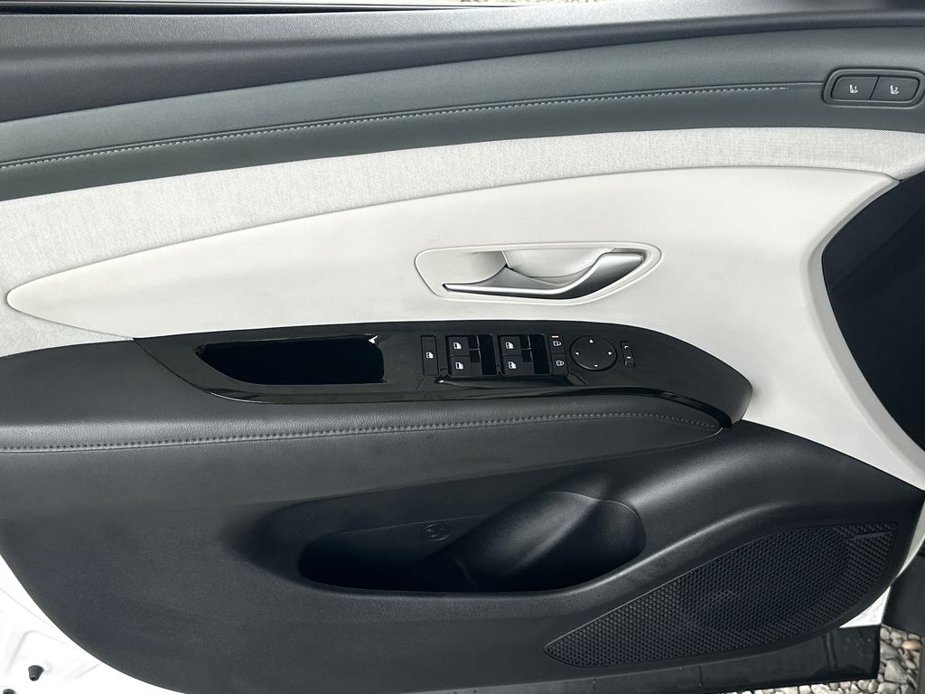 2025 Hyundai Tucson Limited photo 3