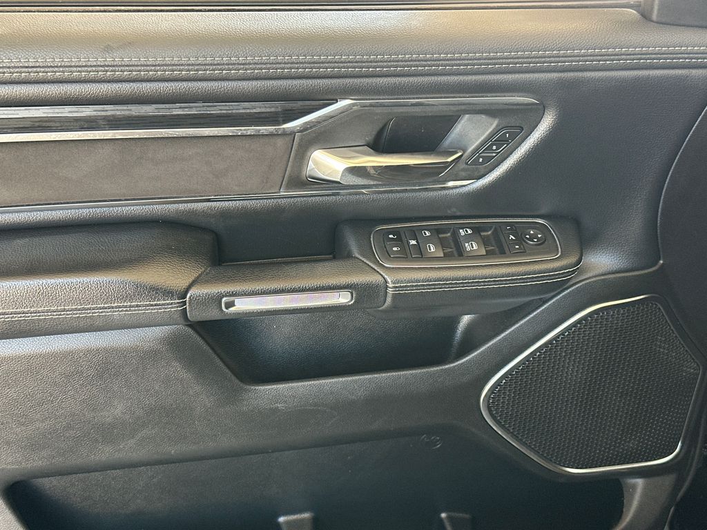 2024 Ram 1500 Laramie photo 3