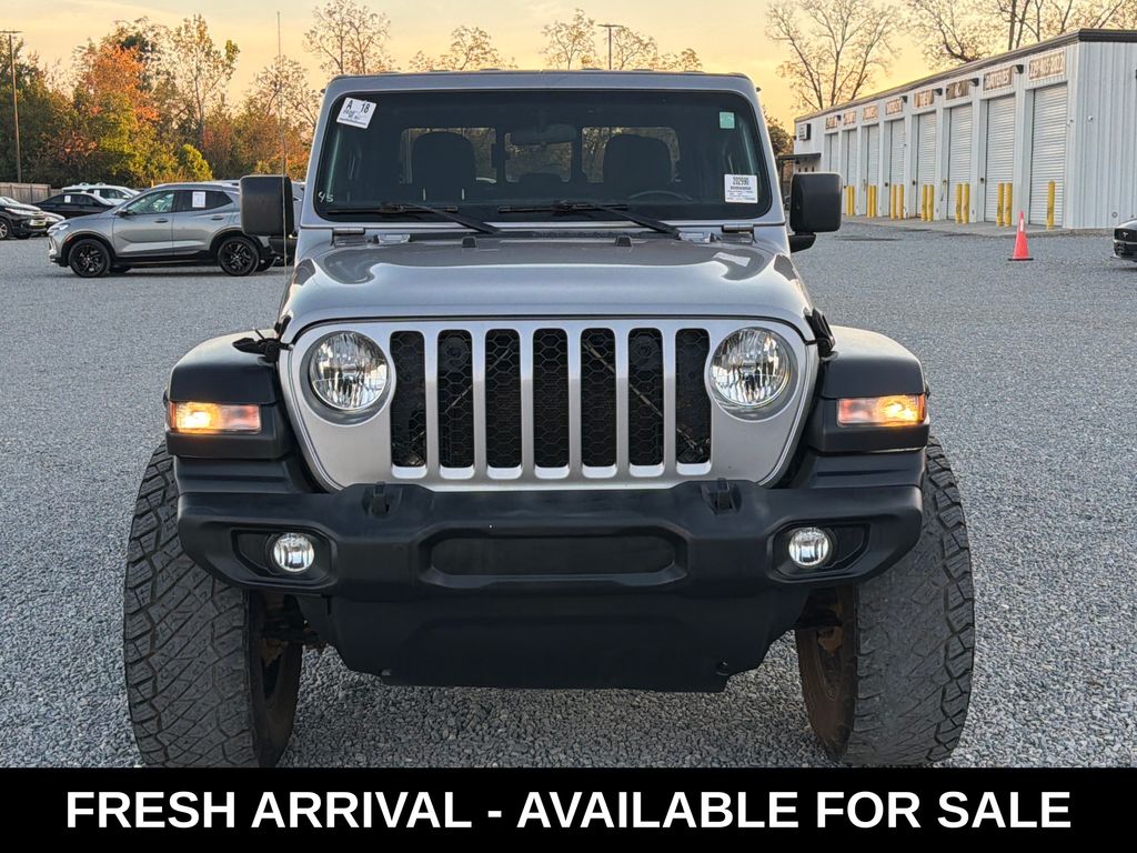 2020 Jeep Gladiator Sport photo 2