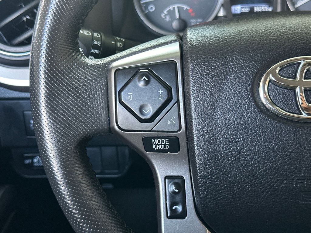 2021 Toyota Tacoma SR5 photo 4