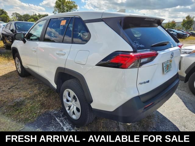 2025 Toyota RAV4 LE photo 3