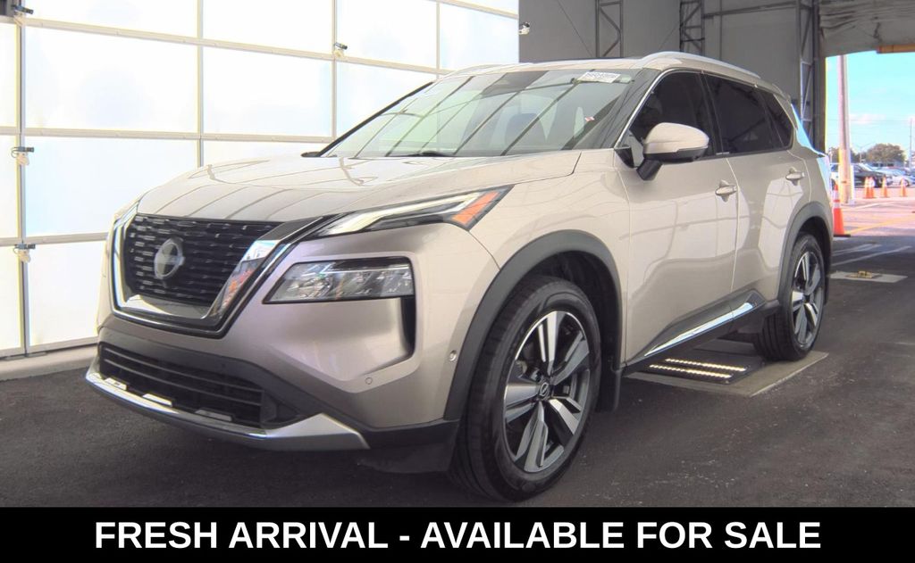 2023 Nissan Rogue Platinum photo 3