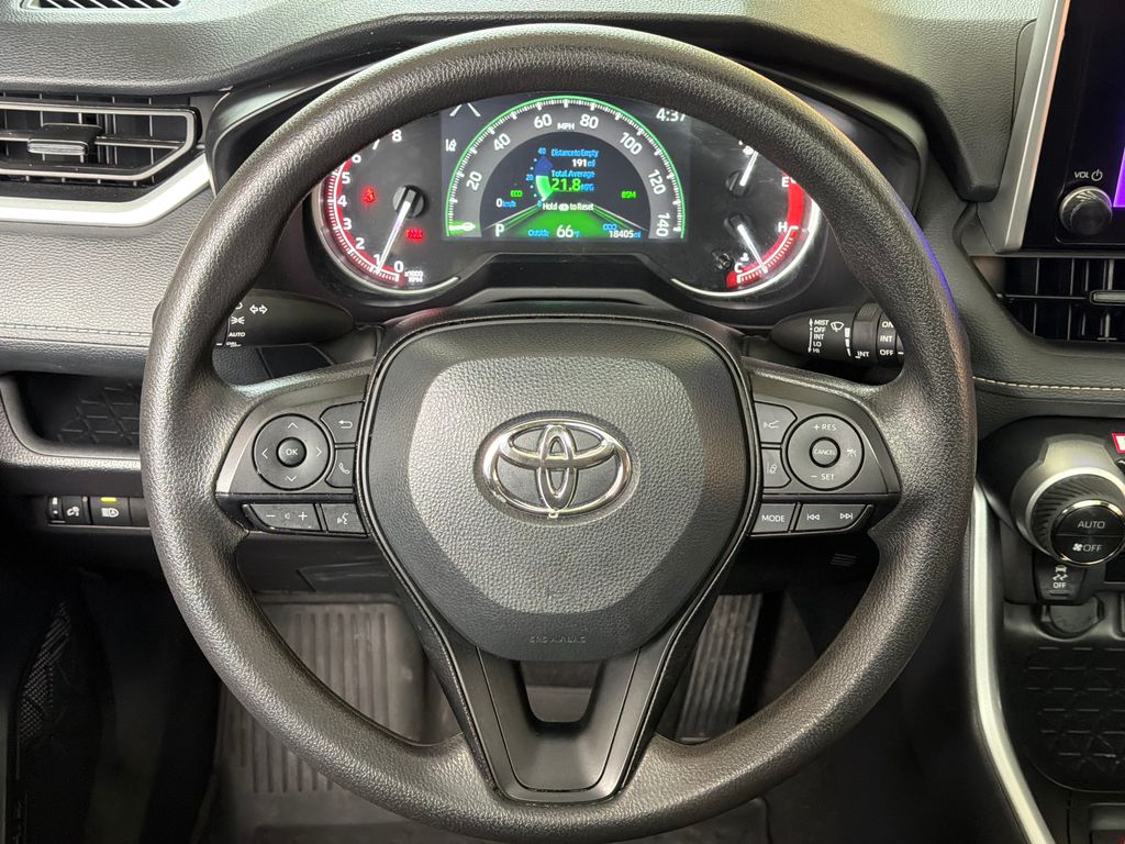 2024 Toyota RAV4 XLE photo 2