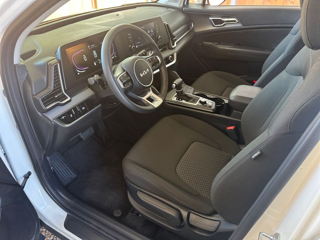 Used 2025 Kia Sportage LX SUV