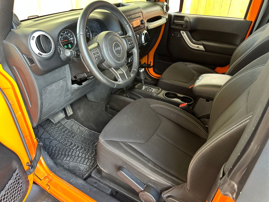 2013 Jeep Wrangler Sahara photo 2