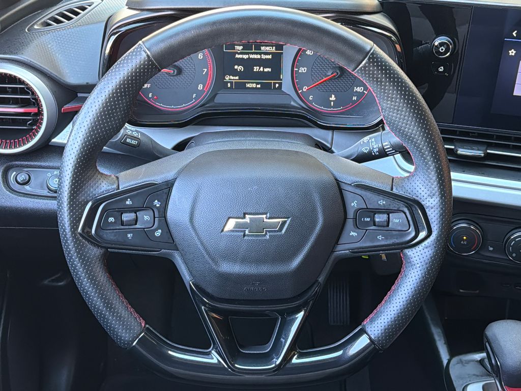 2025 Chevrolet Trax photo 3