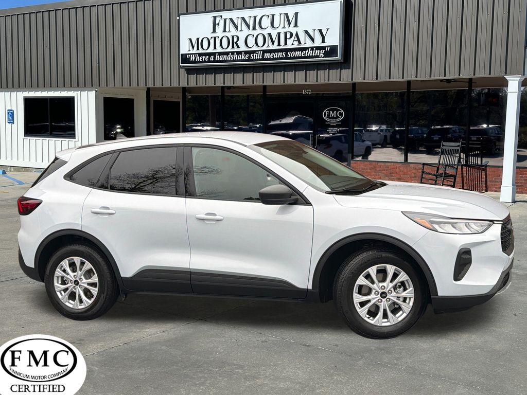 2025 Ford Escape Active's photo