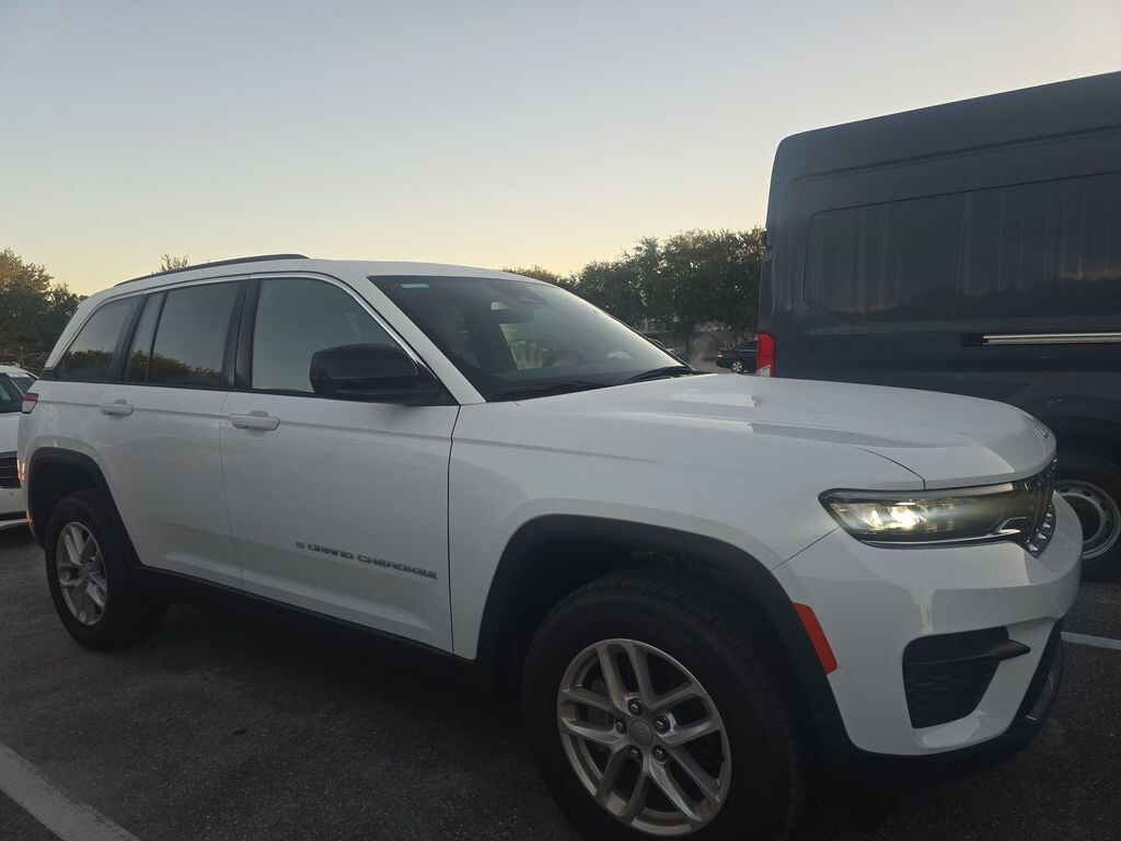 Used 2025 Jeep Grand Cherokee Laredo SUV