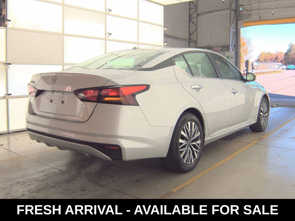 2025 Nissan Altima 2.5 SV photo 3