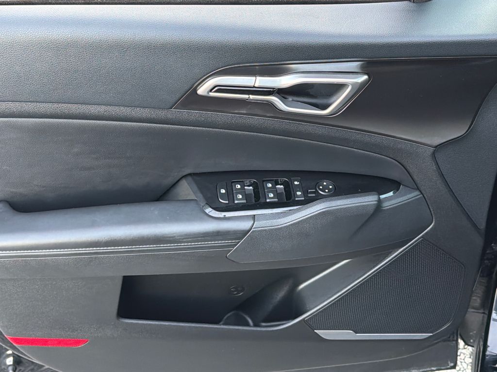 2024 Kia Sportage EX photo 3