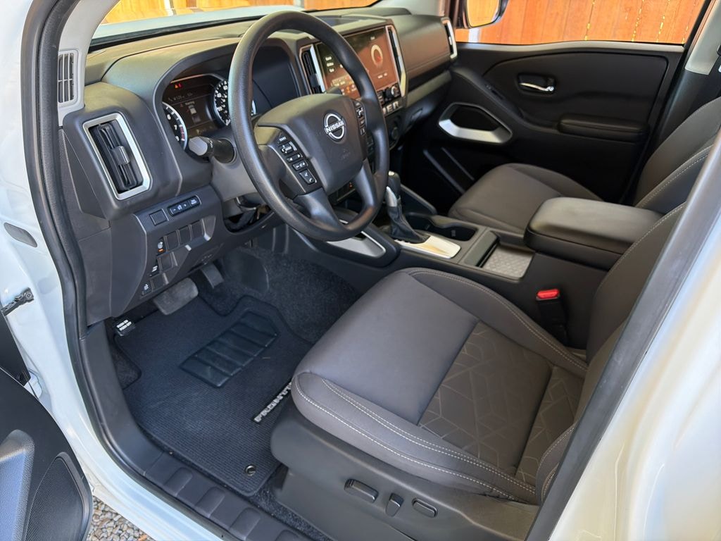 Used 2025 Nissan Frontier SV Truck Crew Cab