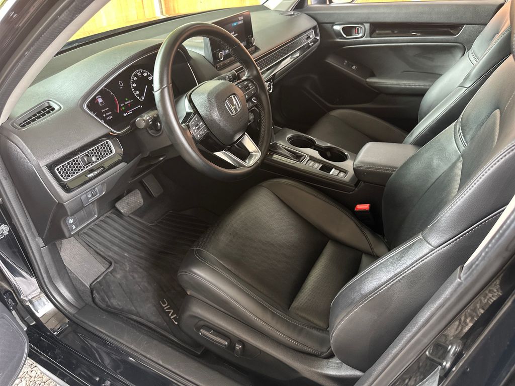 2022 Honda Civic EX-L Hatchback photo 2