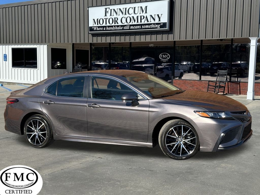 Used 2023 Toyota Camry SE Sedan