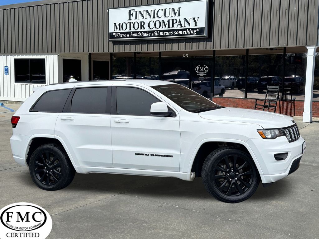 2019 Jeep Grand Cherokee Altitude's photo