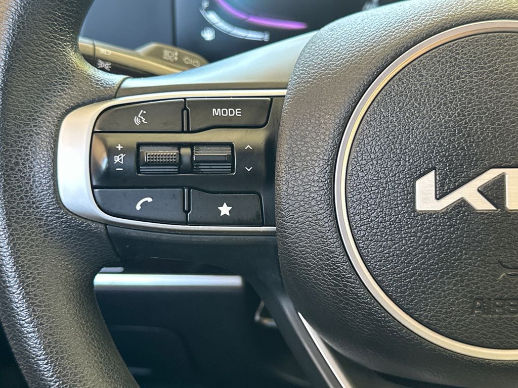 Used 2025 Kia Sportage LX SUV