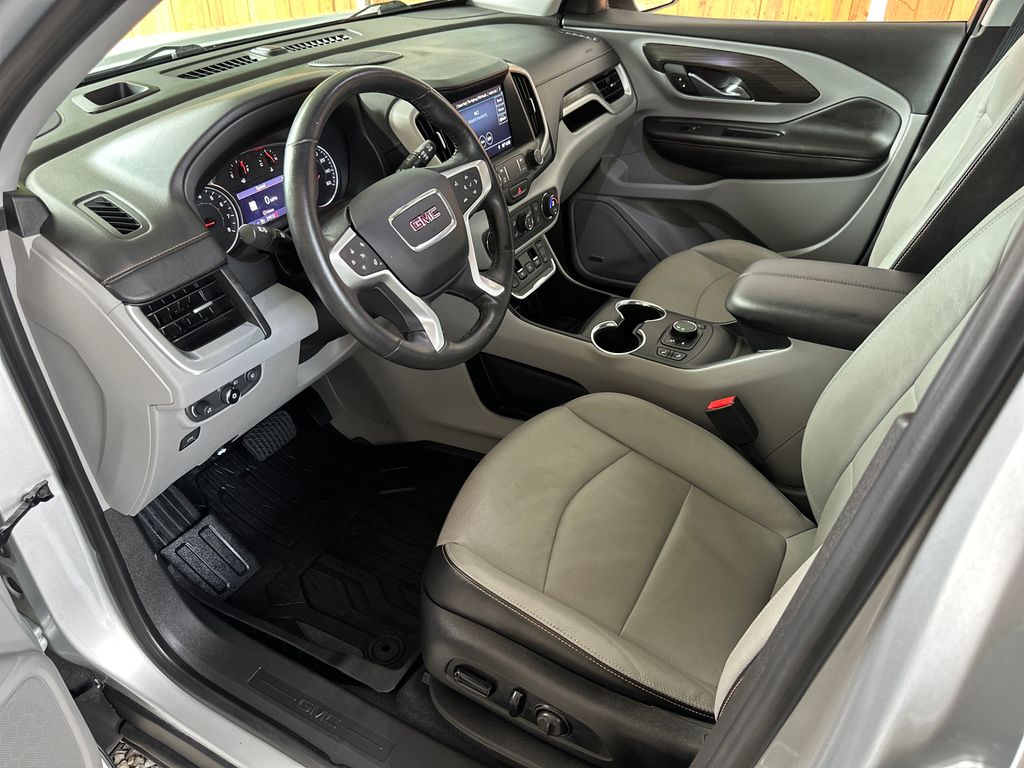 2021 Gmc Terrain SLT photo 2