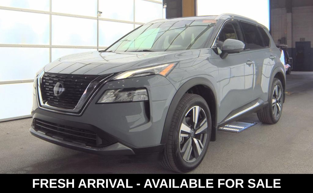 2023 Nissan Rogue SL photo 3