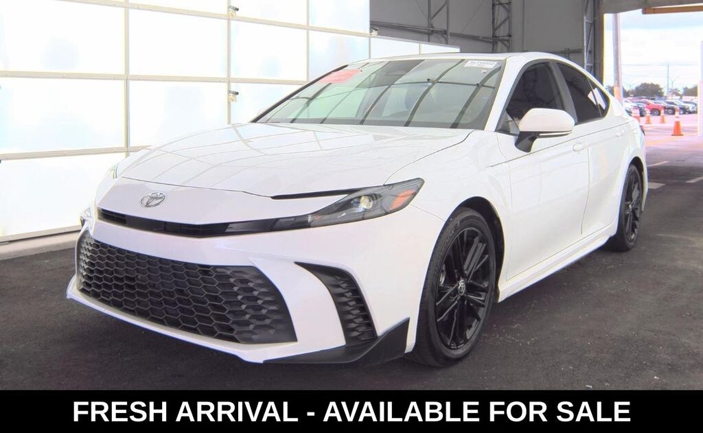Used 2025 Toyota Camry SE Sedan