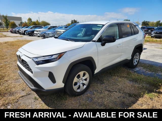 2025 Toyota RAV4 LE photo 2