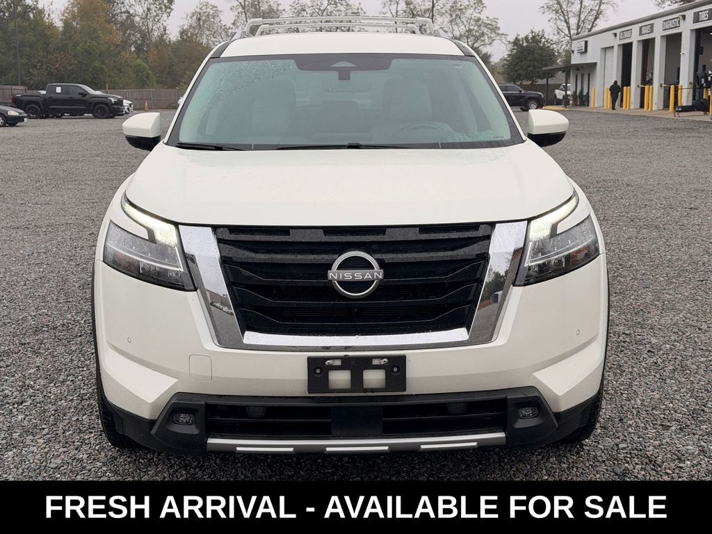 Used 2023 Nissan Pathfinder SL SUV