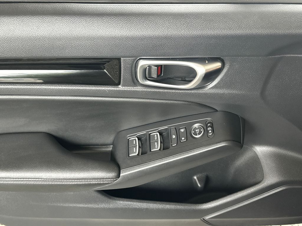 2022 Honda Civic EX-L Hatchback photo 3