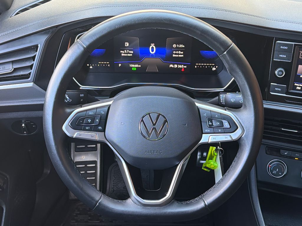 2024 Volkswagen Jetta 1.5T Sport photo 3