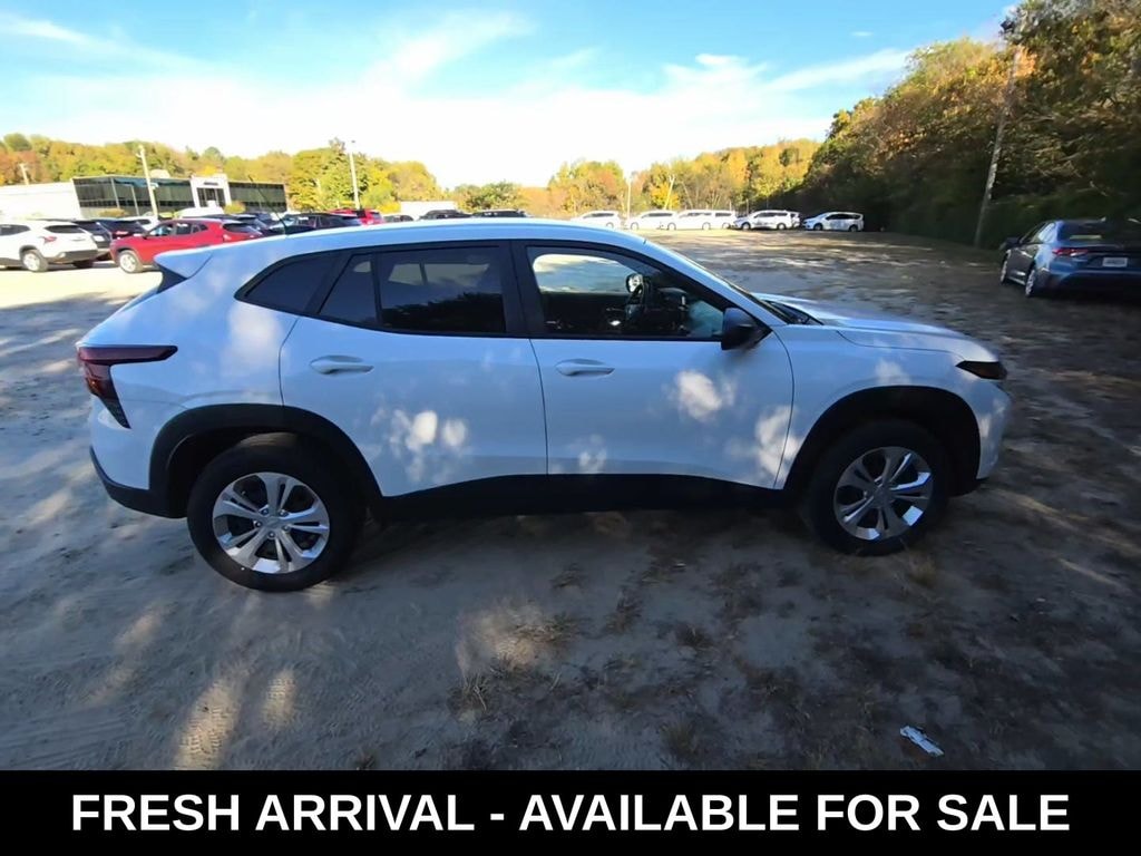 Used 2025 Chevrolet Trax LS SUV