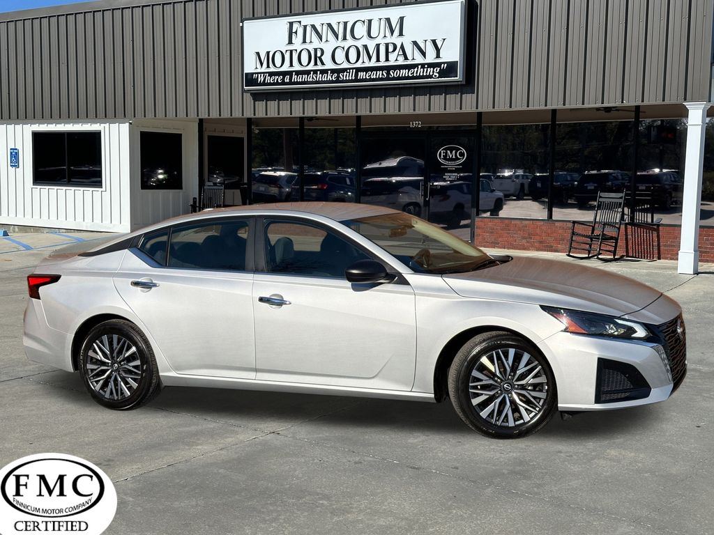 2025 Nissan Altima SV