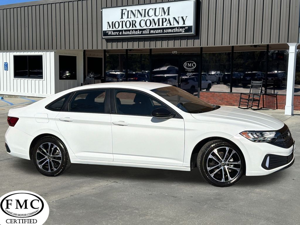 2024 Volkswagen Jetta Sport's photo