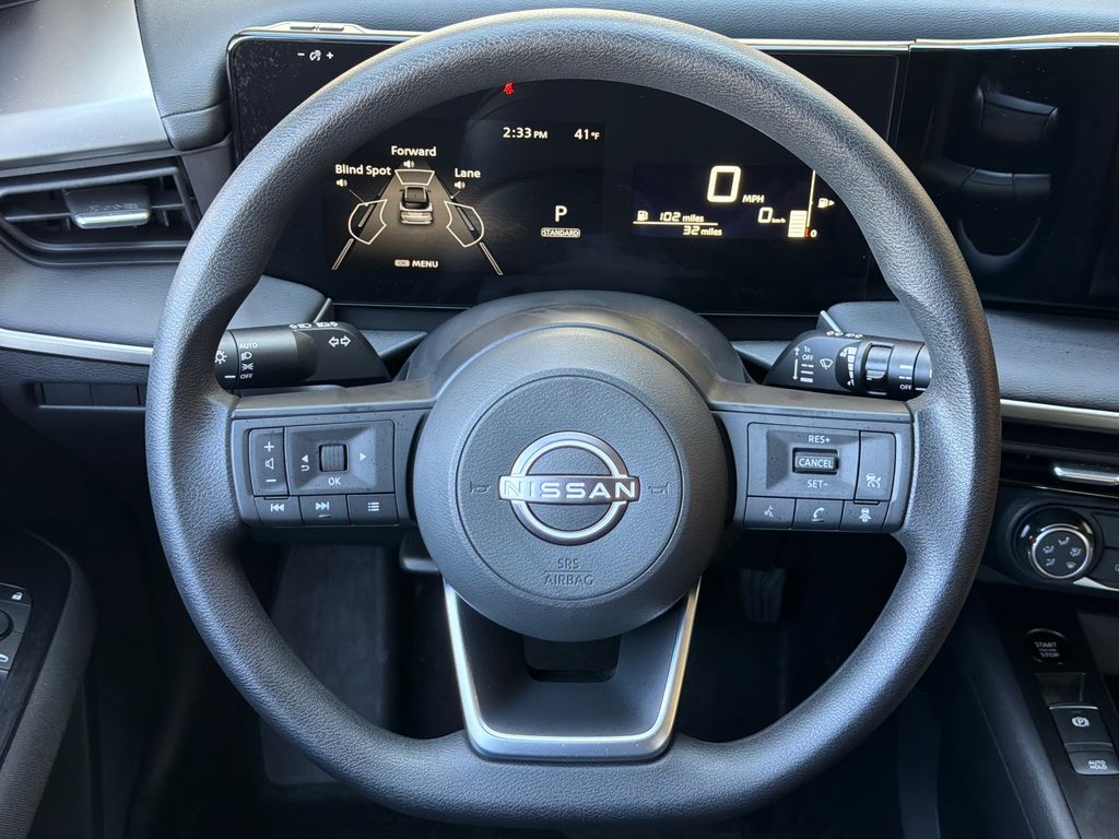 2025 Nissan Kicks S photo 3