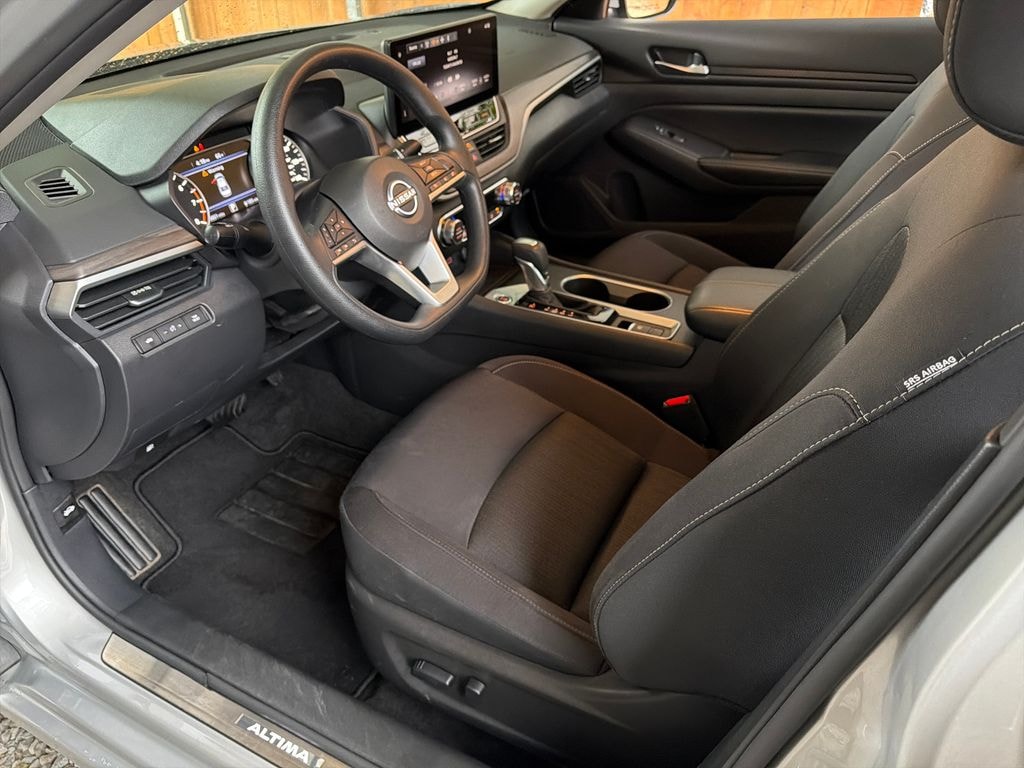 Used 2025 Nissan Altima 2.5 SV Sedan
