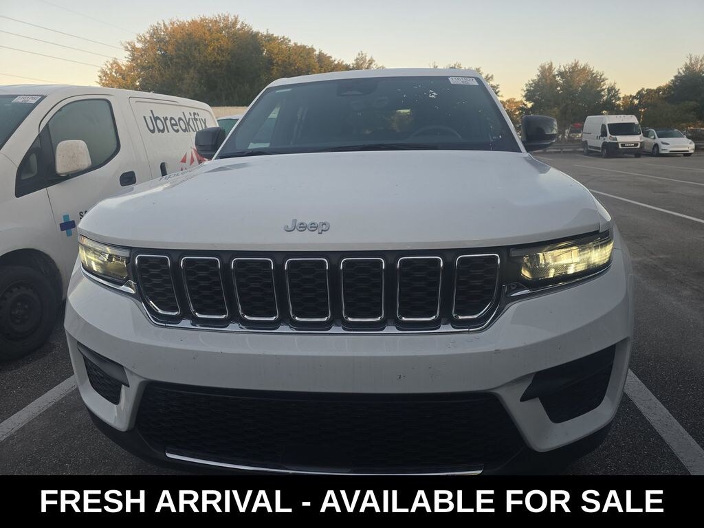 Used 2025 Jeep Grand Cherokee Laredo SUV