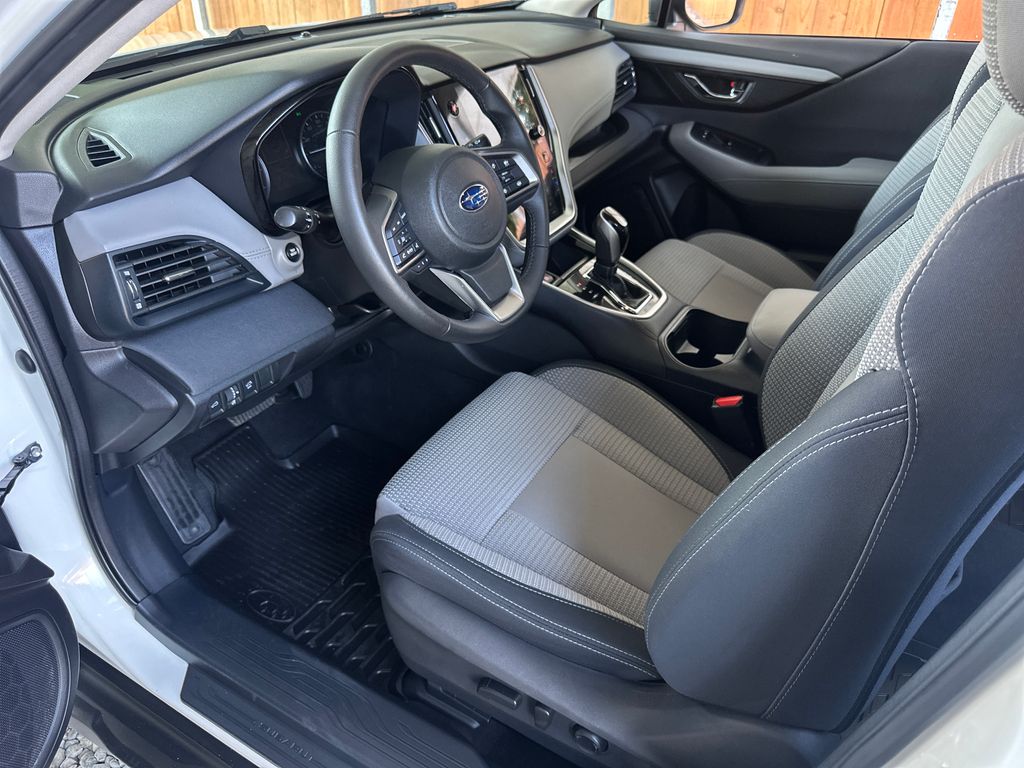2024 Subaru Outback Premium photo 2