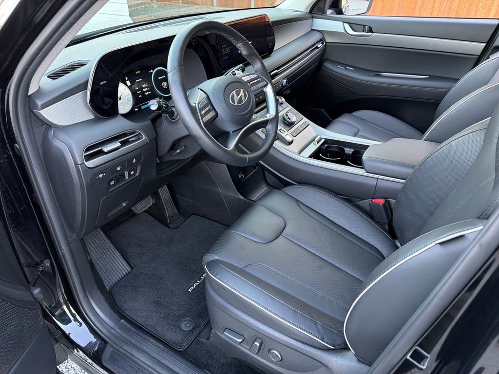 2025 Hyundai Palisade SEL photo 2