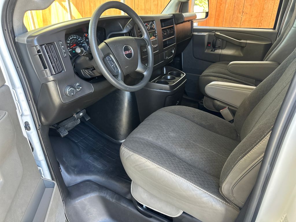 2024 Gmc Savana 2500 Cargo photo 2