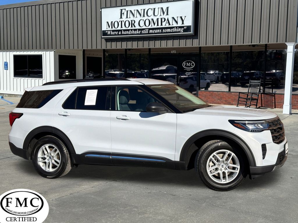 2025 Ford Explorer Active's photo