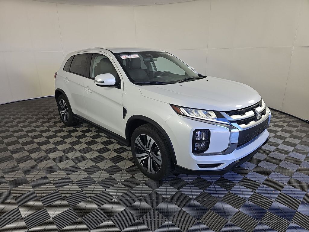 Used 2025 Mitsubishi Outlander Sport 2.0 SE SUV