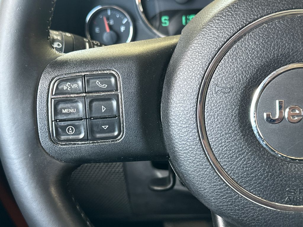 2013 Jeep Wrangler Sahara photo 4
