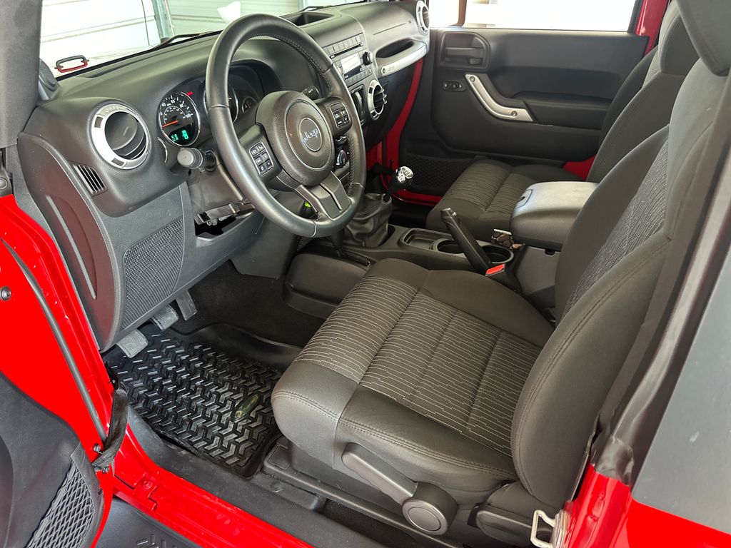 2011 Jeep Wrangler Sahara photo 2
