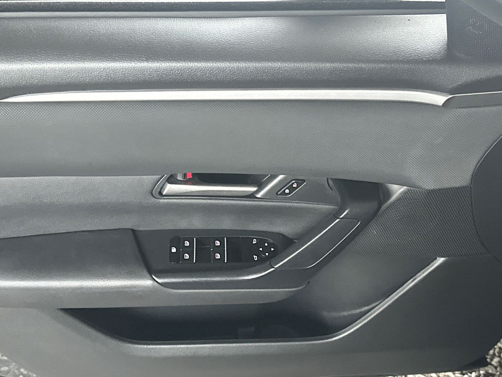2024 Mazda CX-50 2.5 Select photo 2