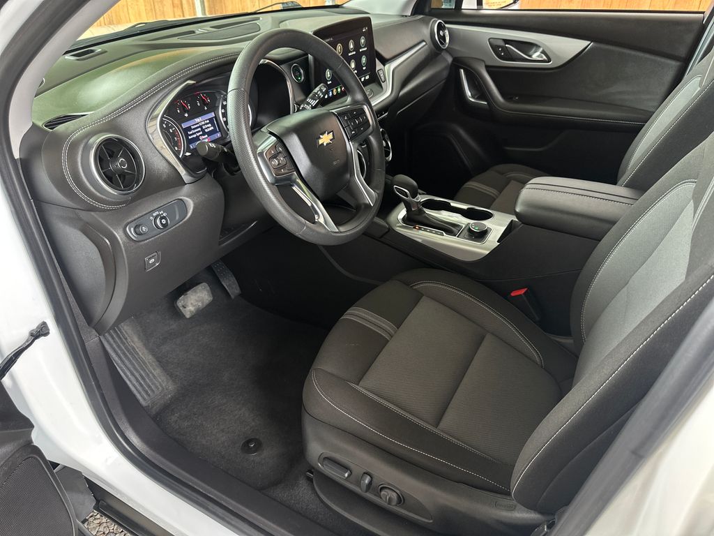 2024 Chevrolet Blazer 2LT photo 2