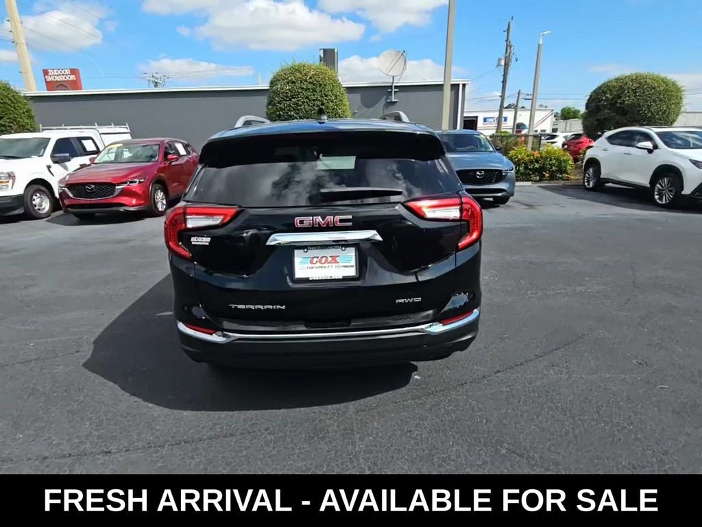 Used 2024 GMC Terrain SLT SUV