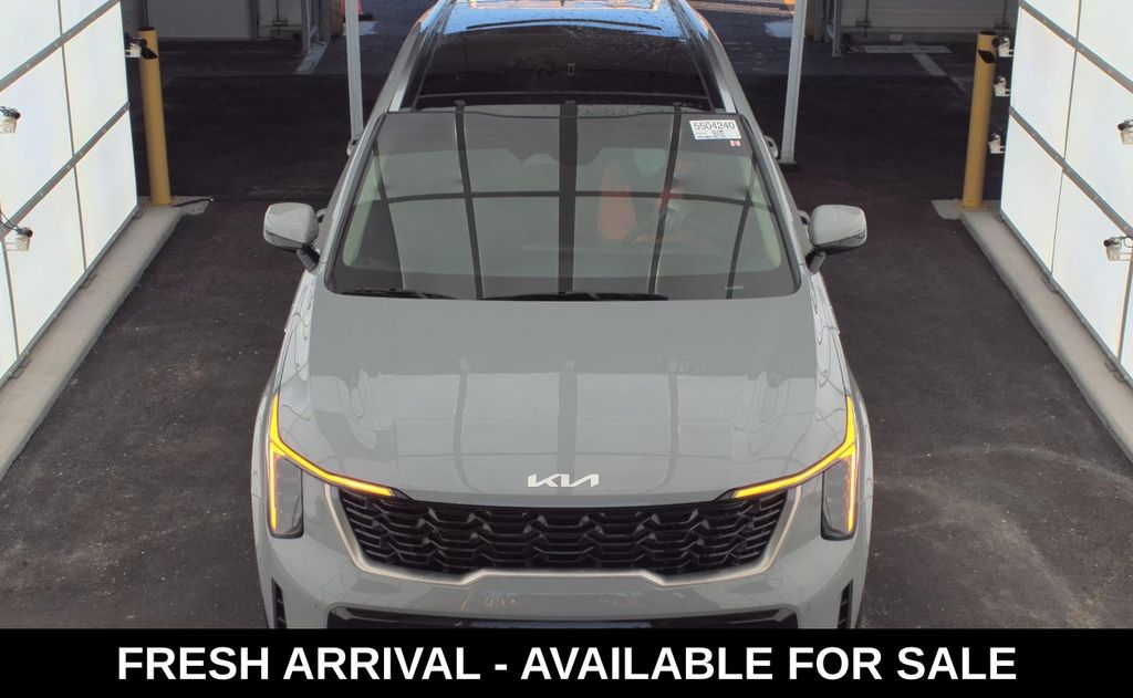 2024 Kia Sorento S photo 2