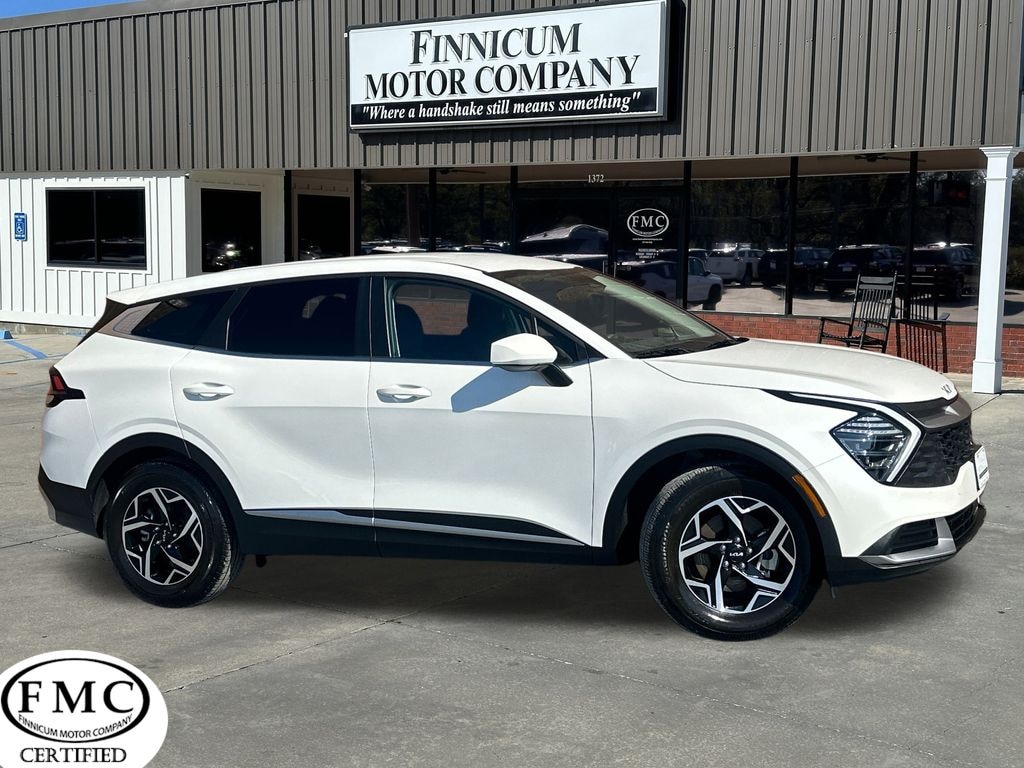 Used 2025 Kia Sportage LX SUV