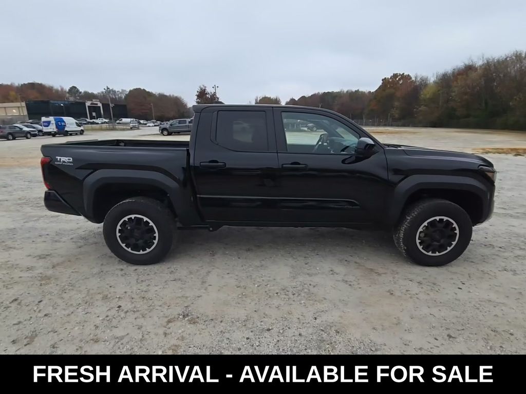 2024 Toyota Tacoma TRD Off-Road photo 2