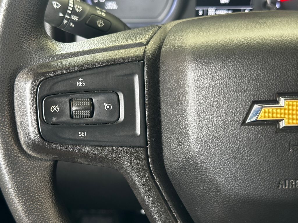 2022 Chevrolet Silverado Custom photo 4