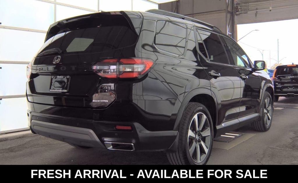 2024 Honda Pilot Touring photo 3