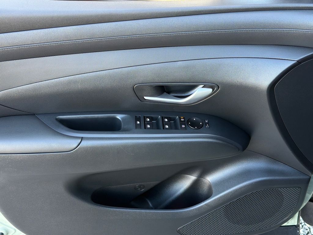 2025 Hyundai Santa Cruz SEL photo 2