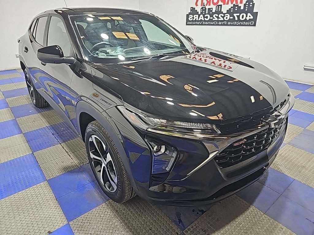 Used 2025 Chevrolet Trax 1RS SUV