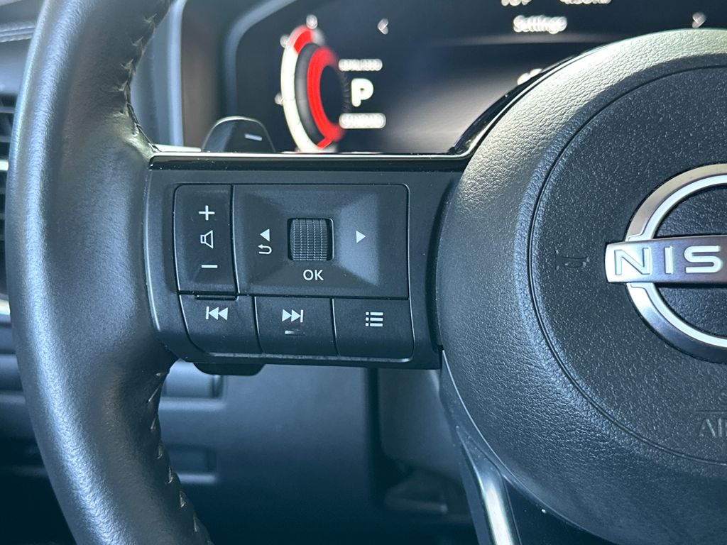 2023 Nissan Rogue Platinum photo 4